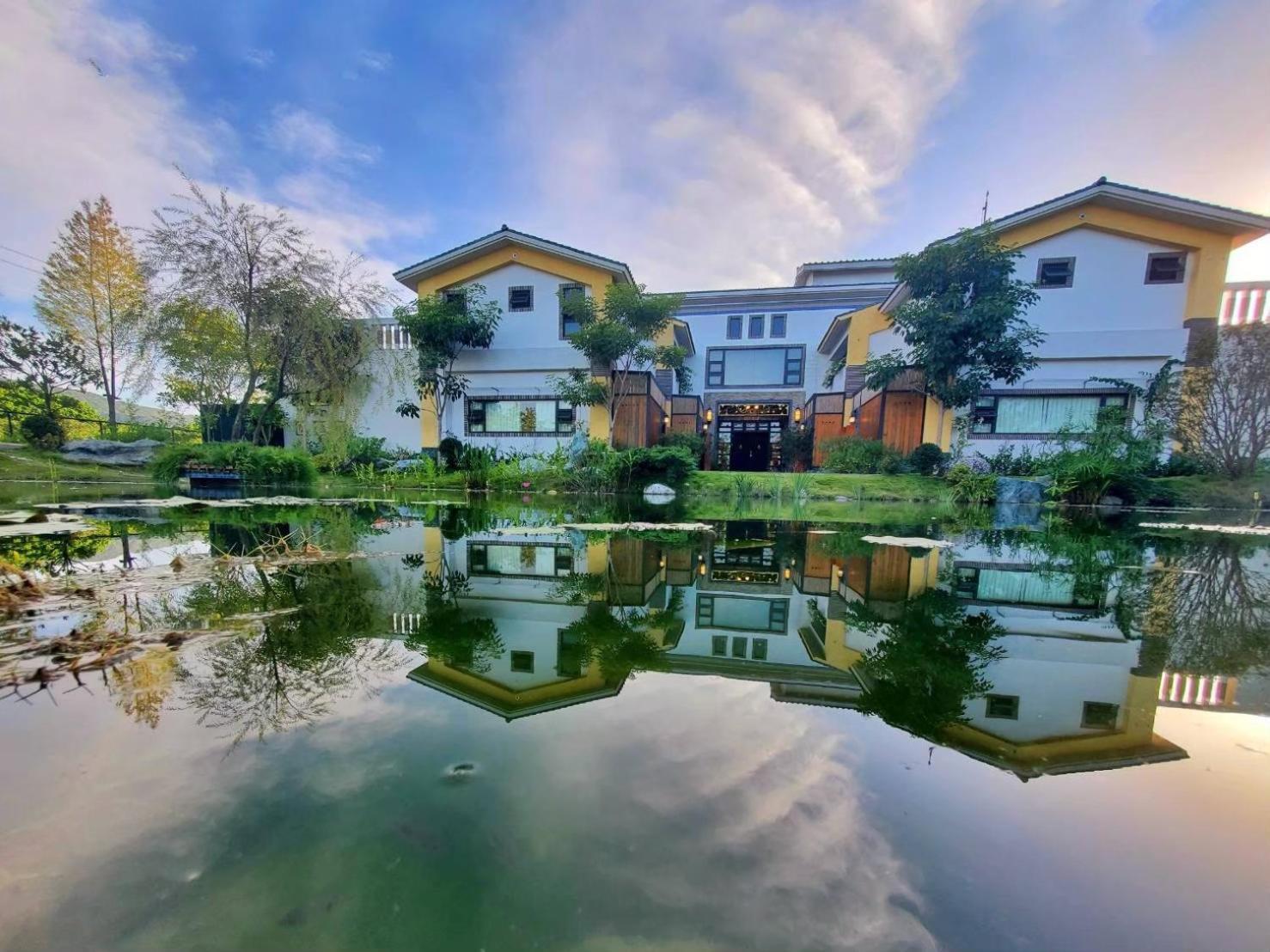 山花映水紅莊園民宿 Yuemei Exterior foto